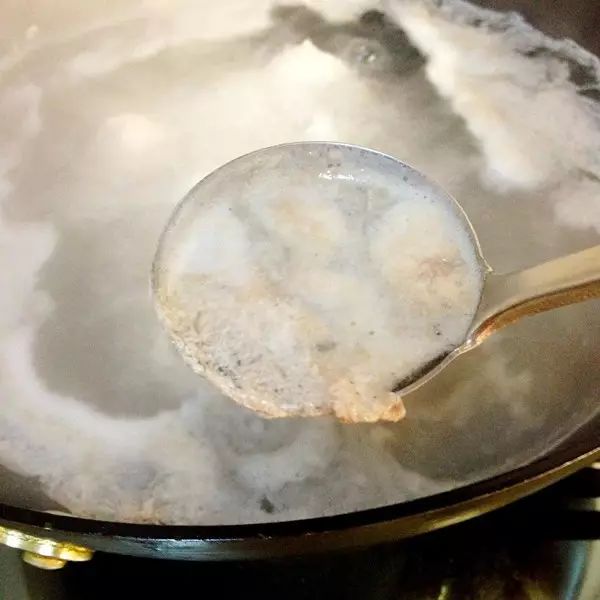 羊肚菌排骨汤的家常做法