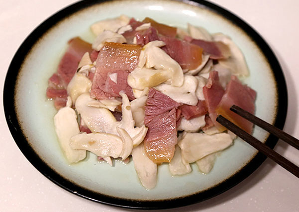 姬松茸炒腊肉