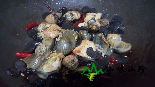 黑松露炒乌鸡 黑松露炒乌鸡