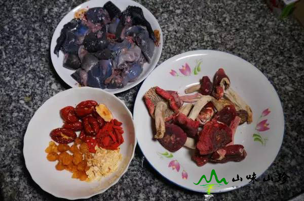 红菇乌鸡汤怎么做 红菇乌鸡汤怎么做