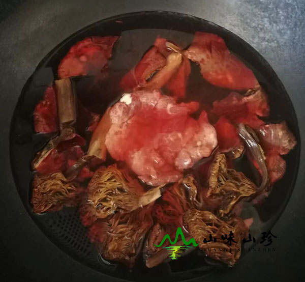 红菇瘦肉汤 红菇瘦肉汤