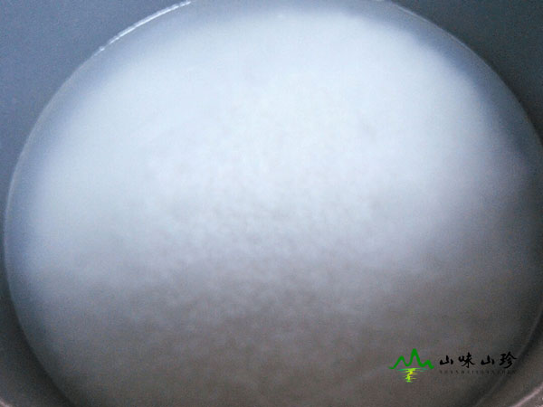 将米淘洗干净 将米淘洗干净