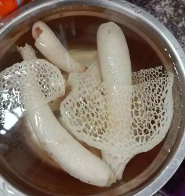 将干竹荪泡发好