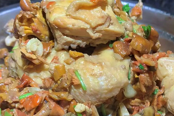 吃鸡油菌会恶心呕吐吗 吃鸡油菌会恶心呕吐吗