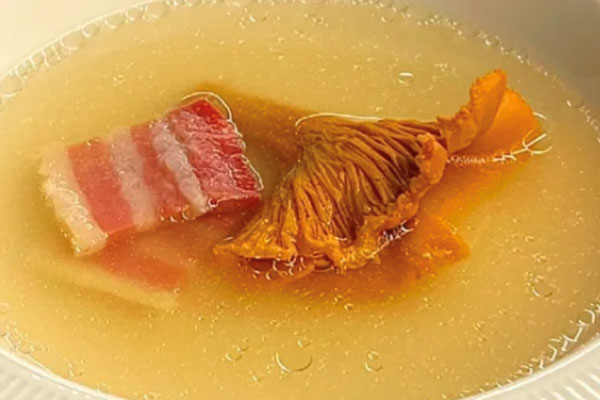 鸡油菌汤用冷水好还是热水好呢 鸡油菌汤用冷水好还是热水好呢